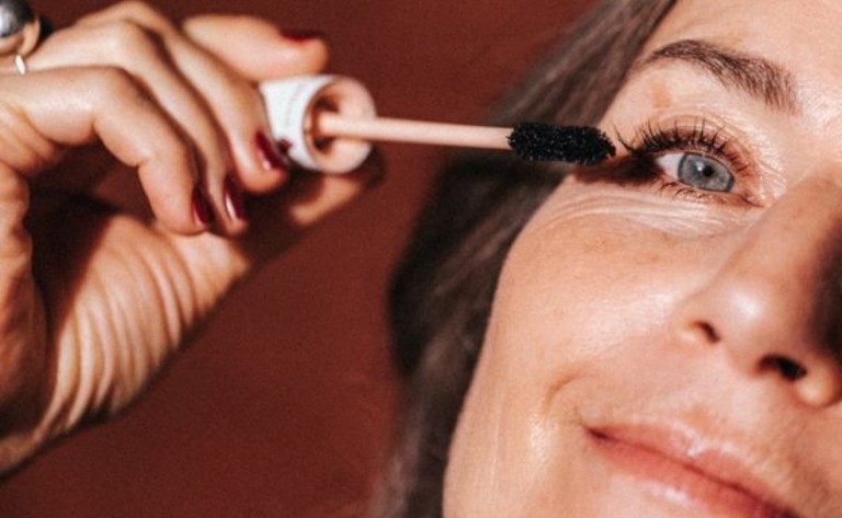 What kind of makeup is best for mature skin?