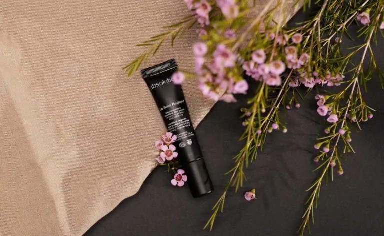 Natural skincare solutions to care for the eye area