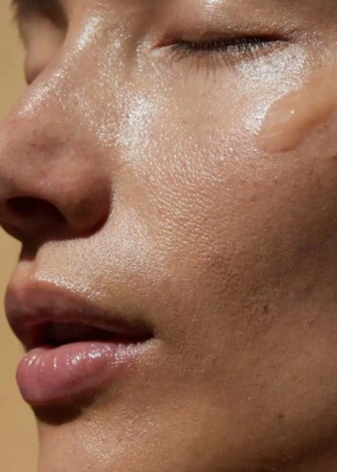 Pourquoi ma peau du visage desquame-t-elle ? - Beauty Therapy